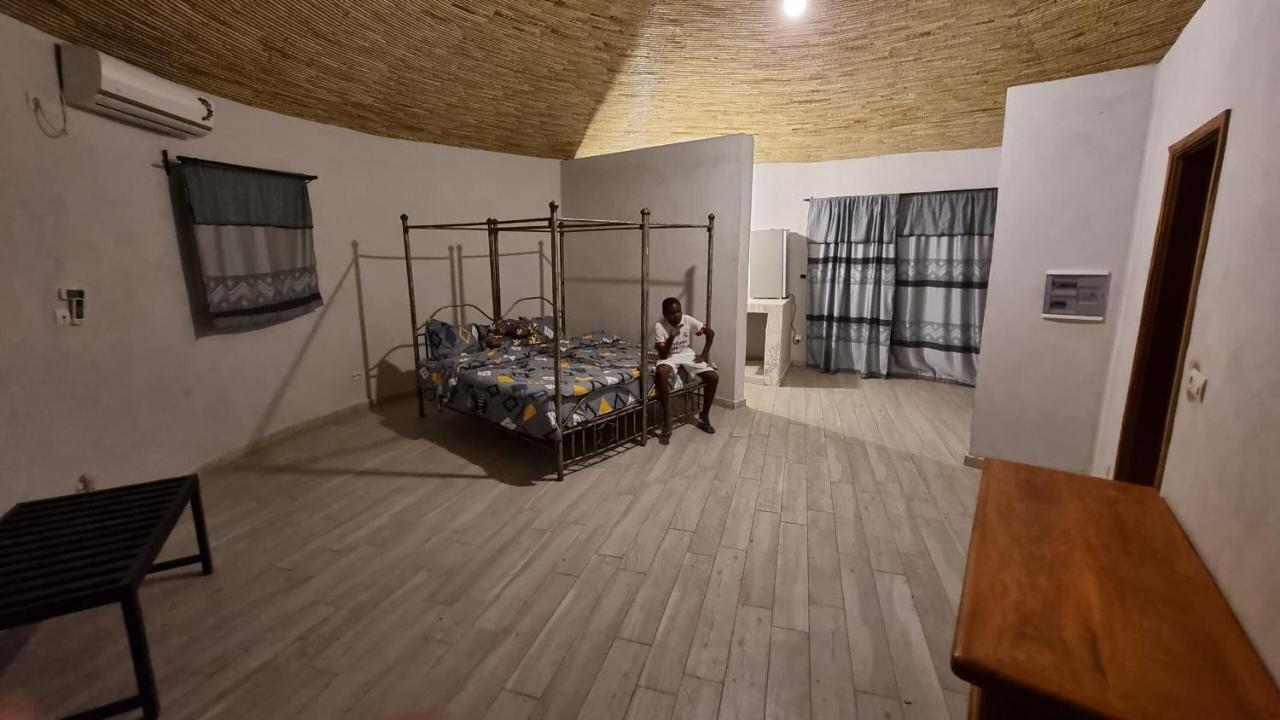 Hotel Les Fromagers à Missirah Extérieur photo